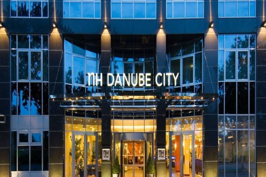 NH Danube City Wenen hotelfoto voorzijde